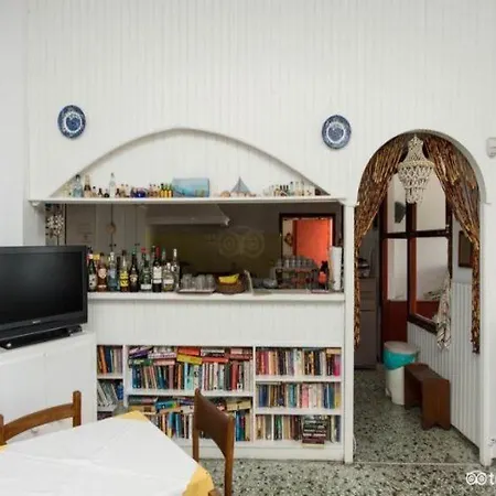 Artemis Hotel 2*